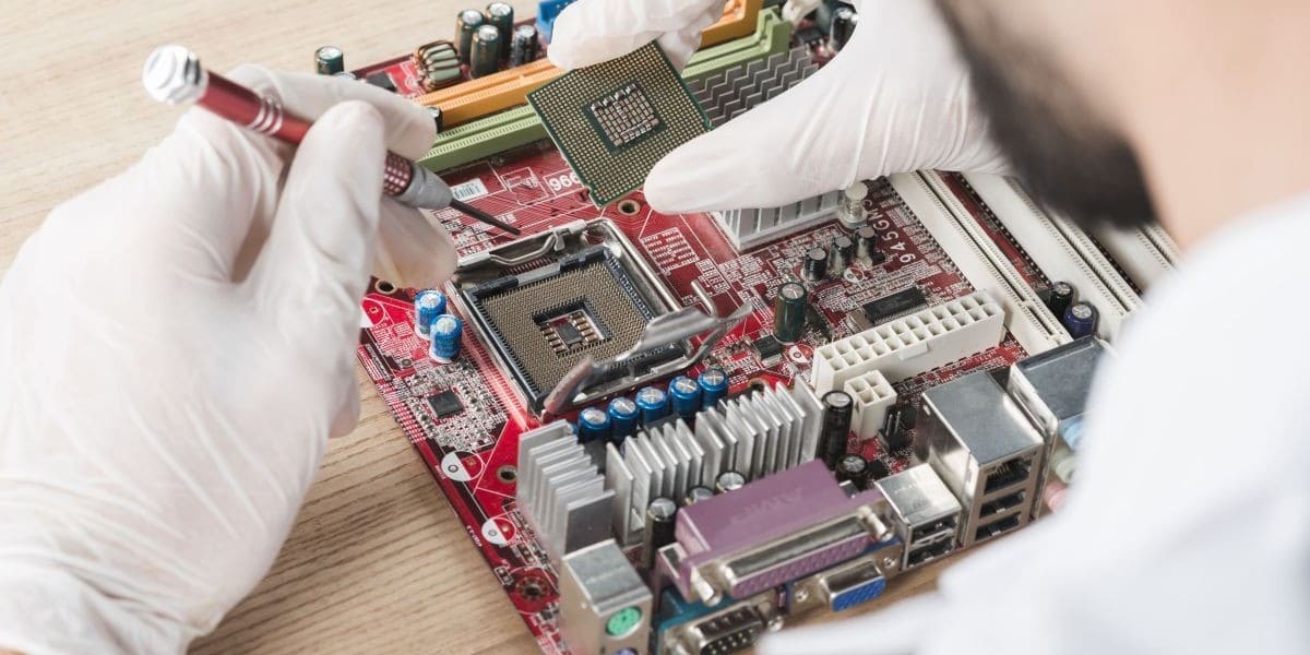 Computer Repairs Tuggeranong - Local Geeks expert help to fix your PC Laptop and Macs