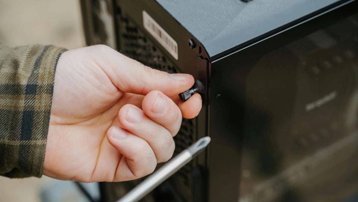 Local Geeks technician providing on-site computer repairs in Queanbeyan NSW for laptop and PC issues